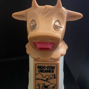 1970's Vintage Whirley Industries Inc. Plastic Cow " Moo-Cow " Creamer